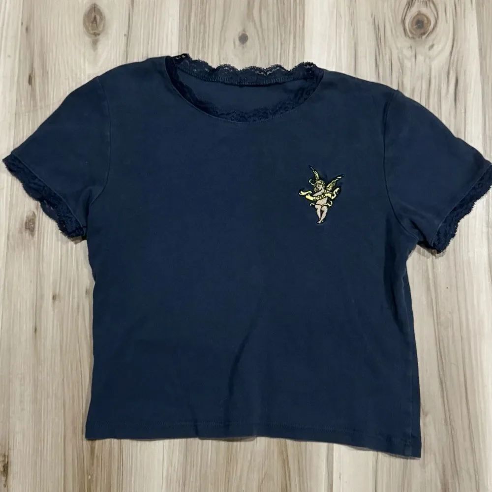 Urban Outfitters Cupid Lover Baby Tee Shirt Women’s Small